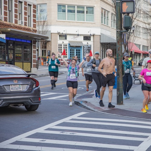 Race photo of runner 4675